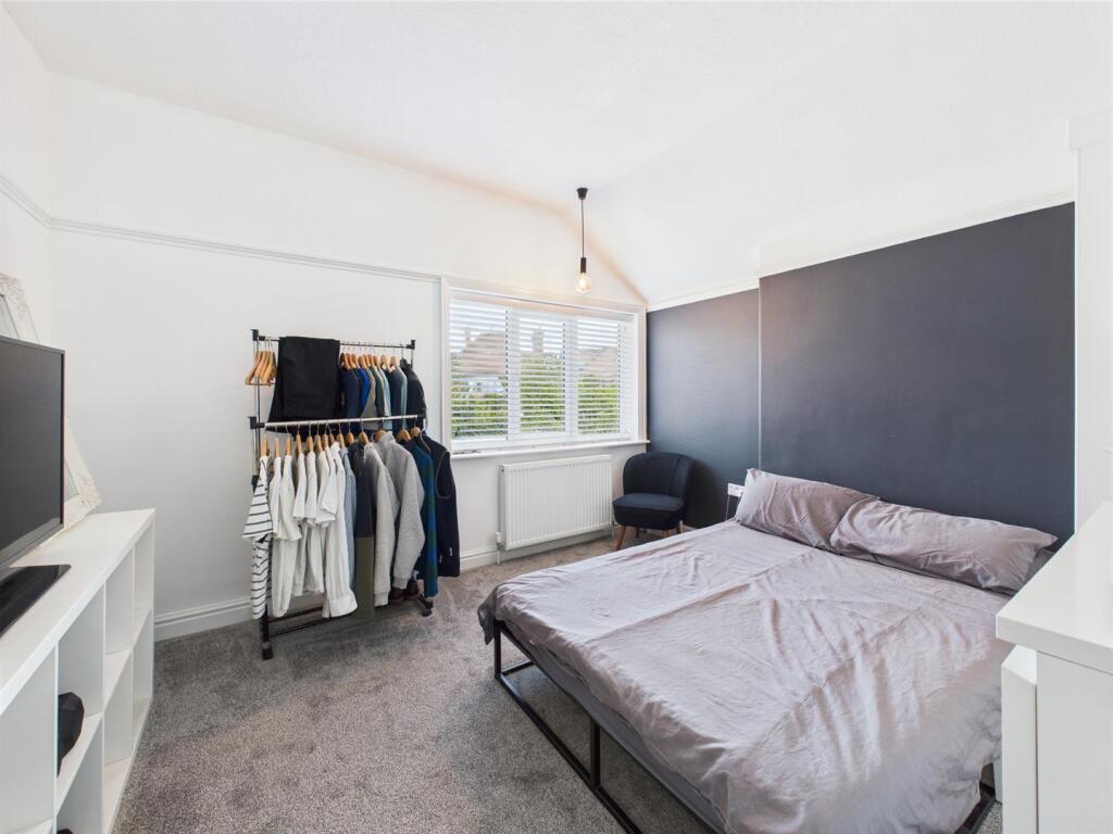Bedroom: