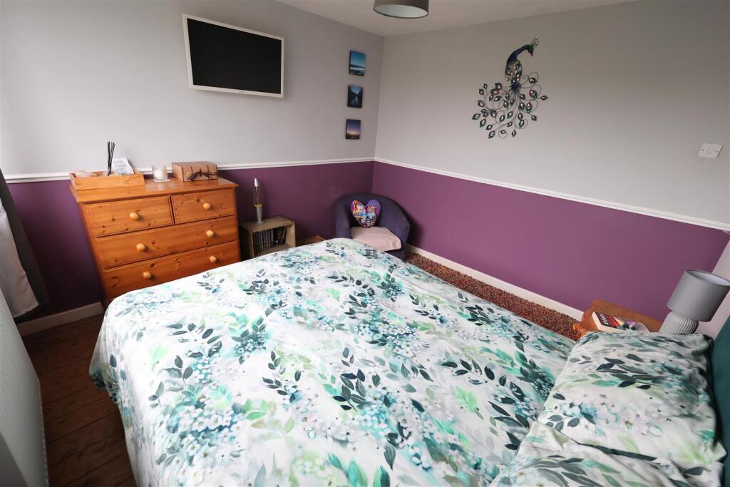 TC BEdroom 2ii.JPG