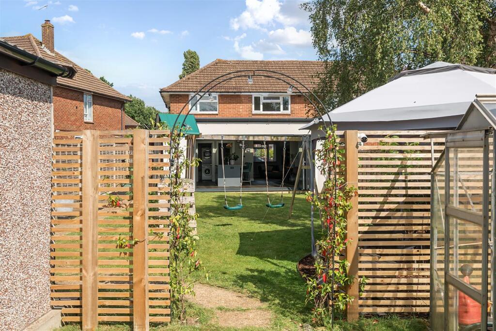 garage and garden.jpg