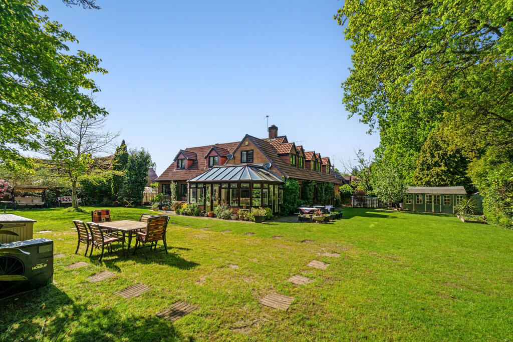 Orchard End, Rowledge, Farnham, GU10