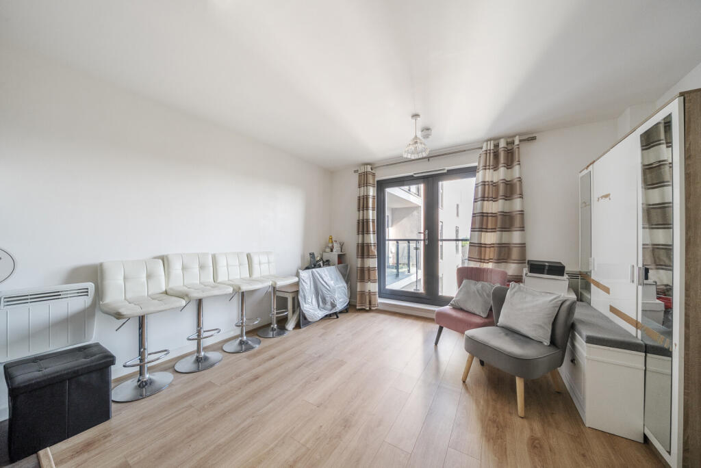 1311810-6-6852efd...