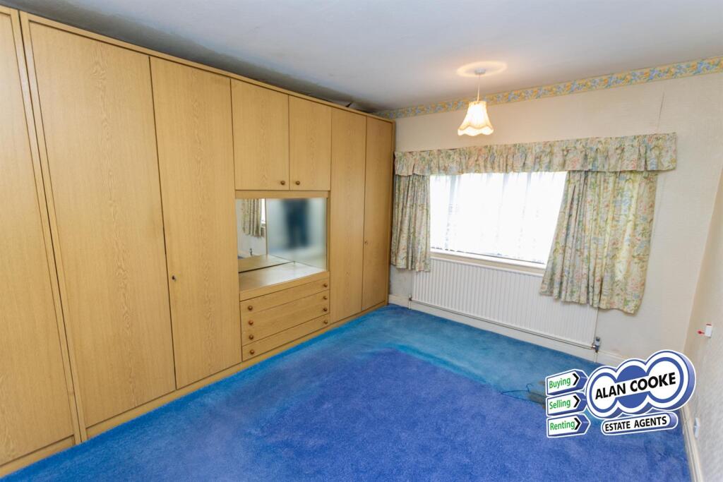 BEDROOM 2