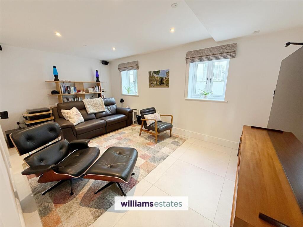 Downstairs Bedroom/Cinema Room