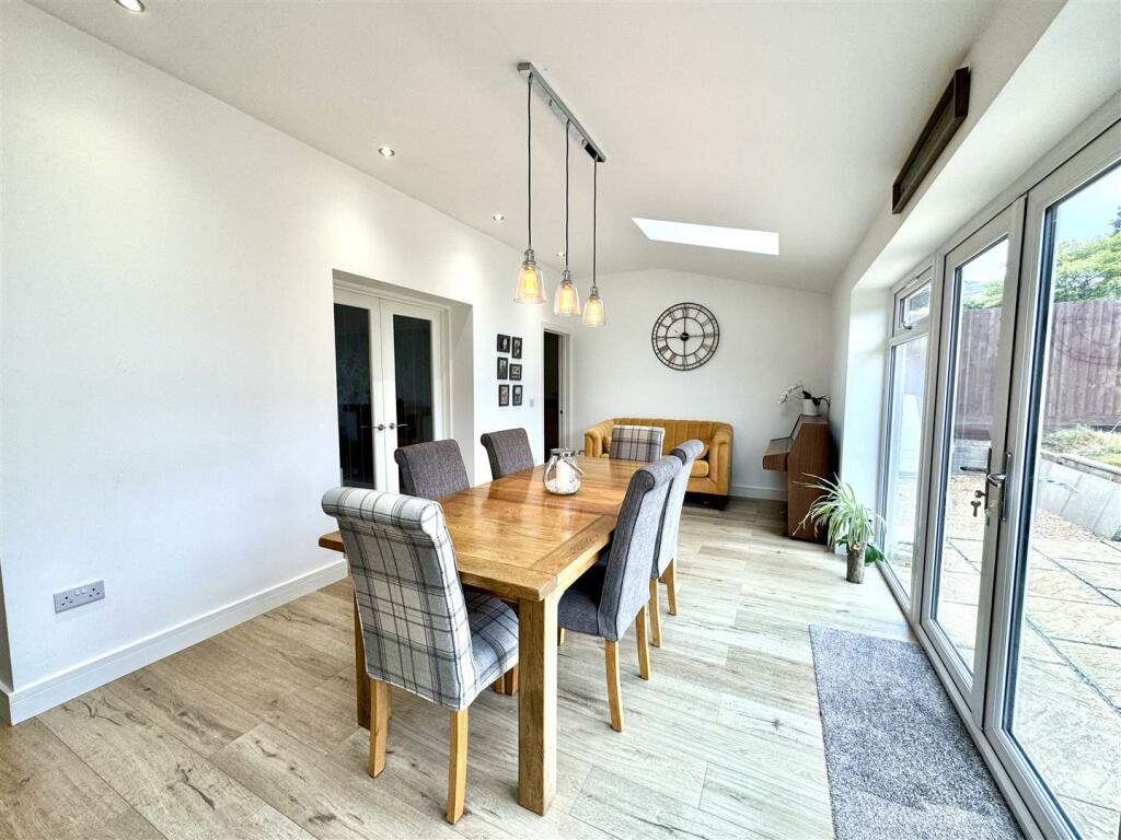 KITCHEN/DINING/FAMILY ROOM