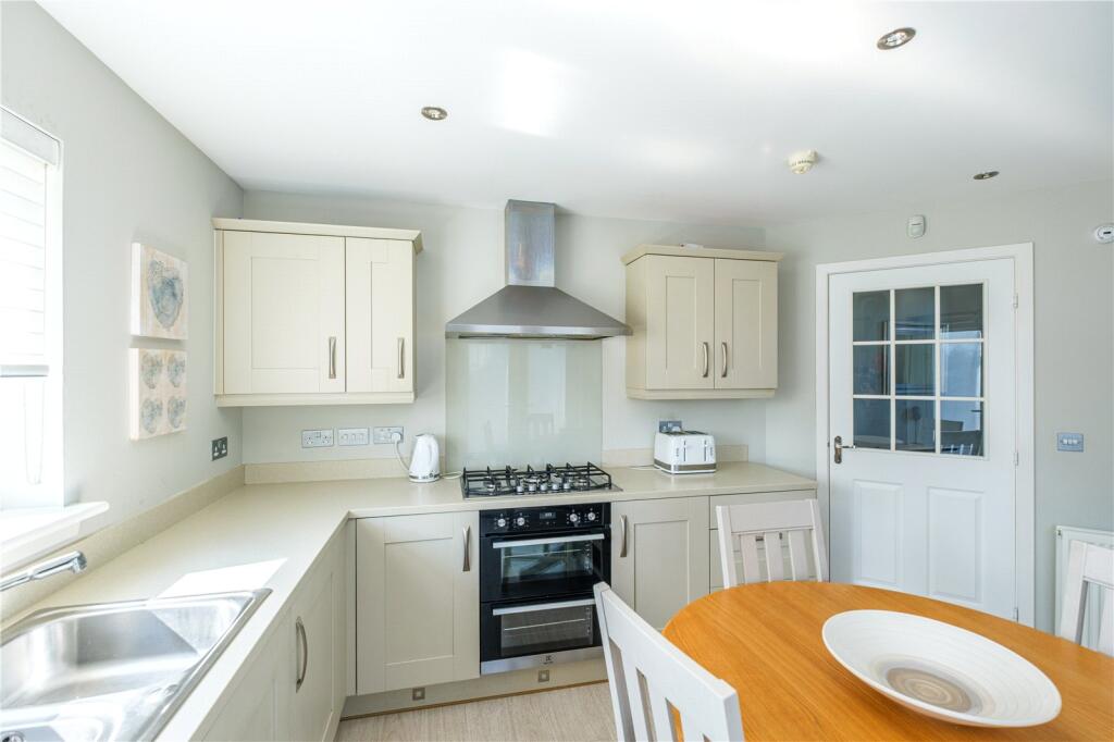 Kitchen/Dining Area