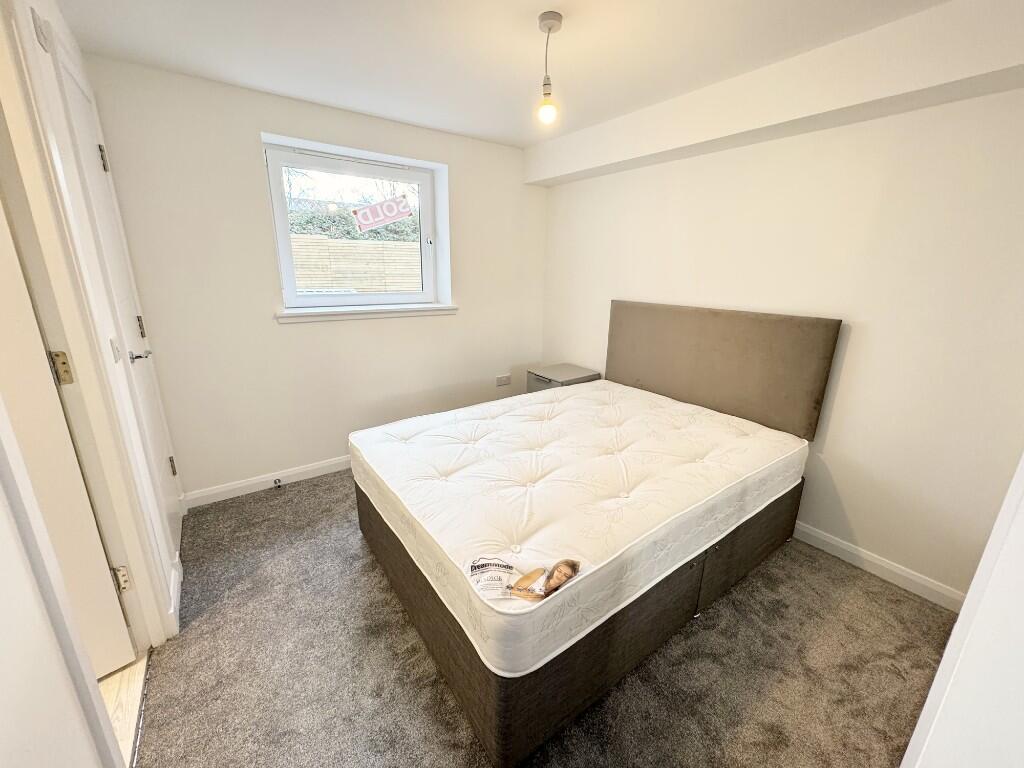 Bedroom 1 (1)