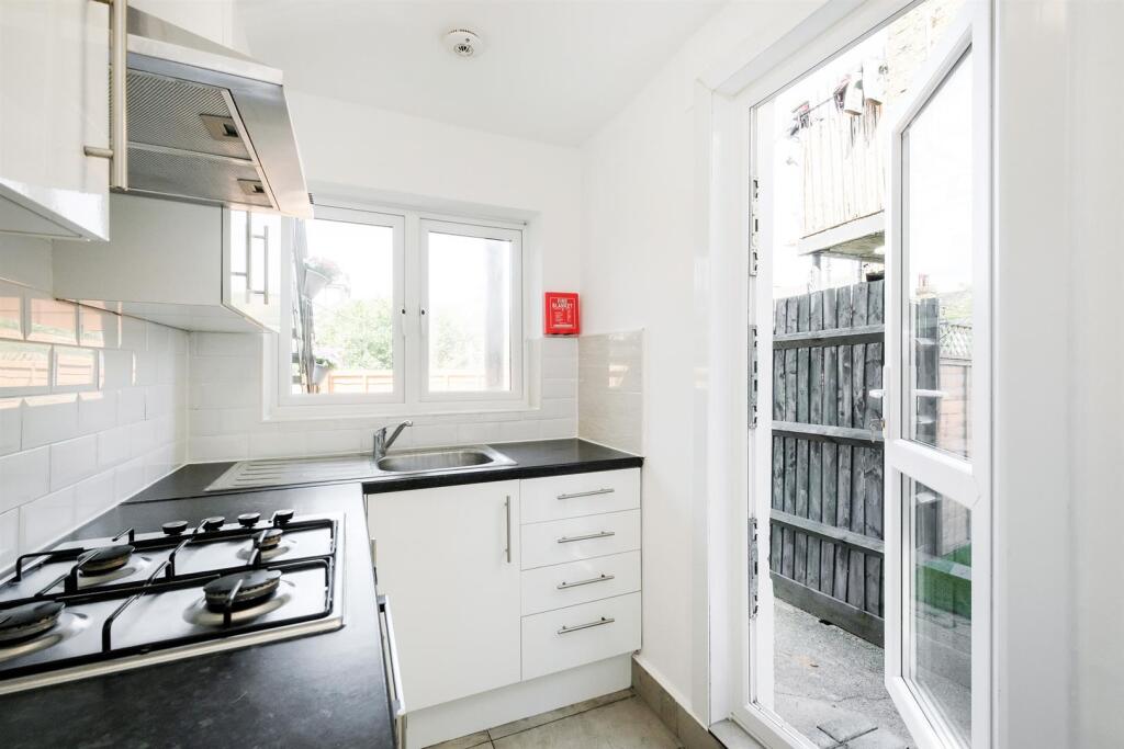 32 Campbell Road-18_web.jpg