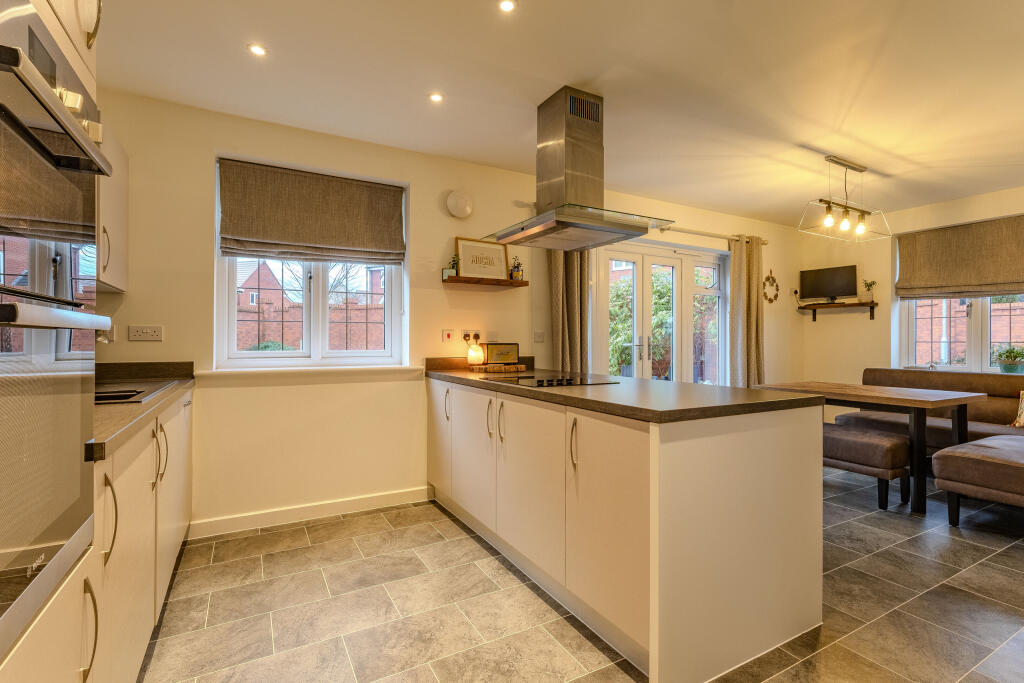 Kitchen Dining Room (2)