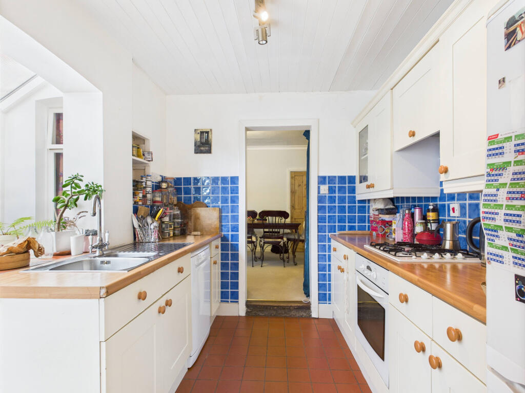 CAM01354G0-PR0569-STILL003