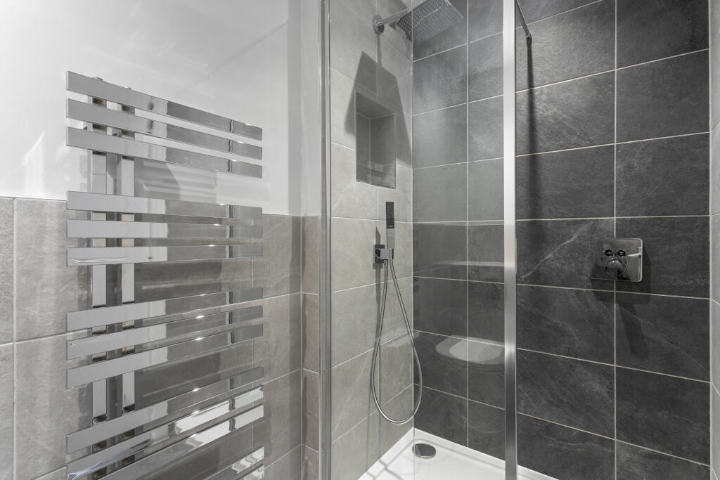 Plot 6 Ensuite