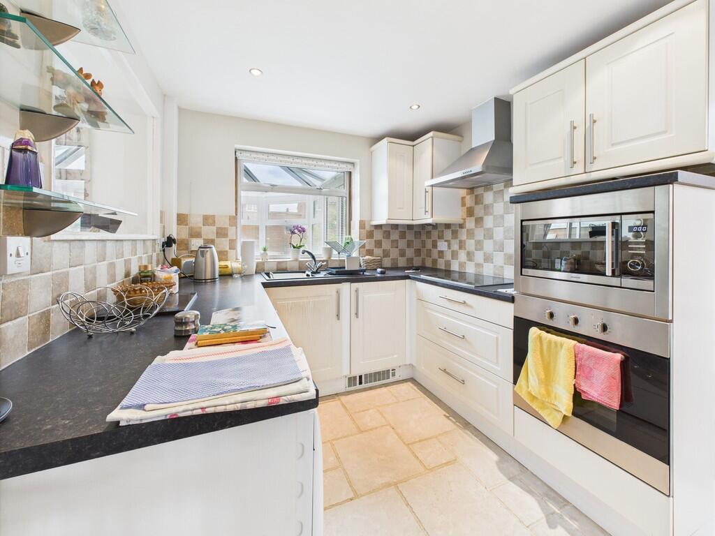 CAM02854G0-PR0395...