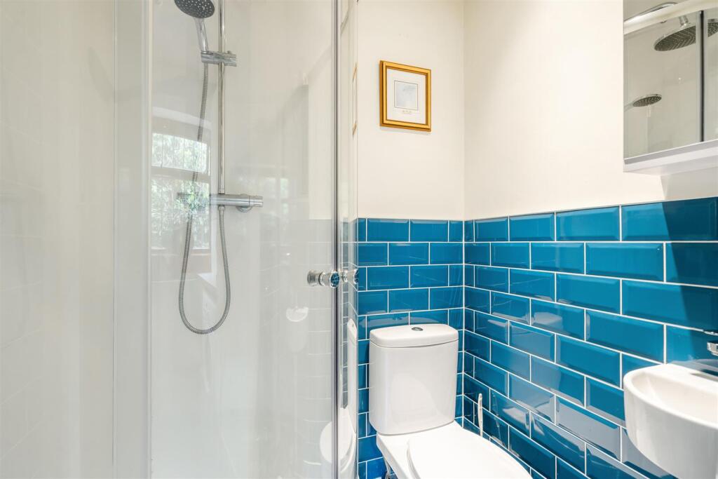 33 Aqueduct Road_16.jpg