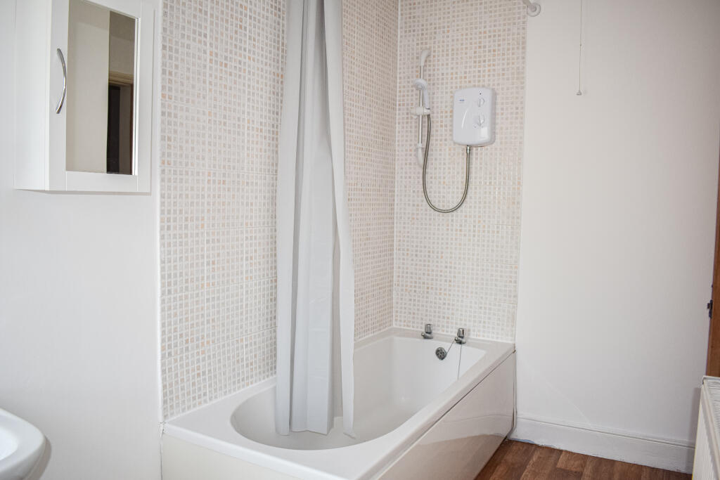 39 Drake Street - Bathroom.jpg