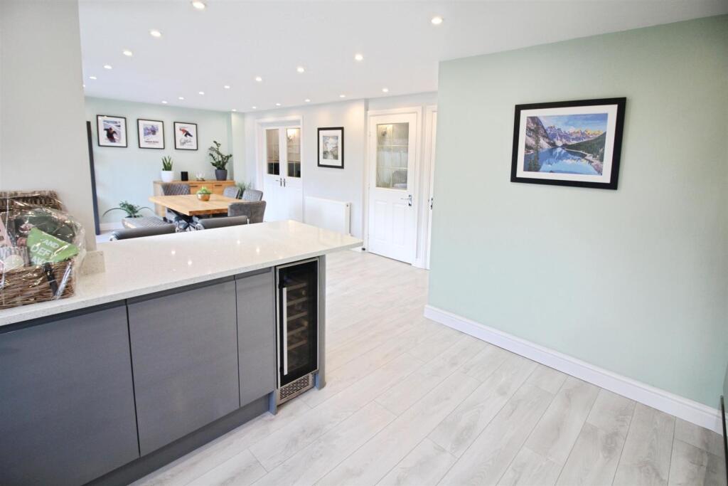Kitchen/dining/family room