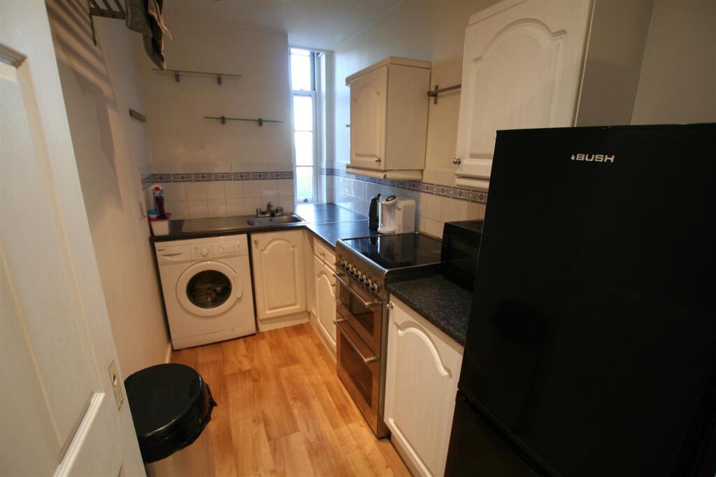 charlemontsuite,17kitchen.JPG