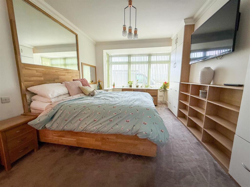 BEDROOM TWO