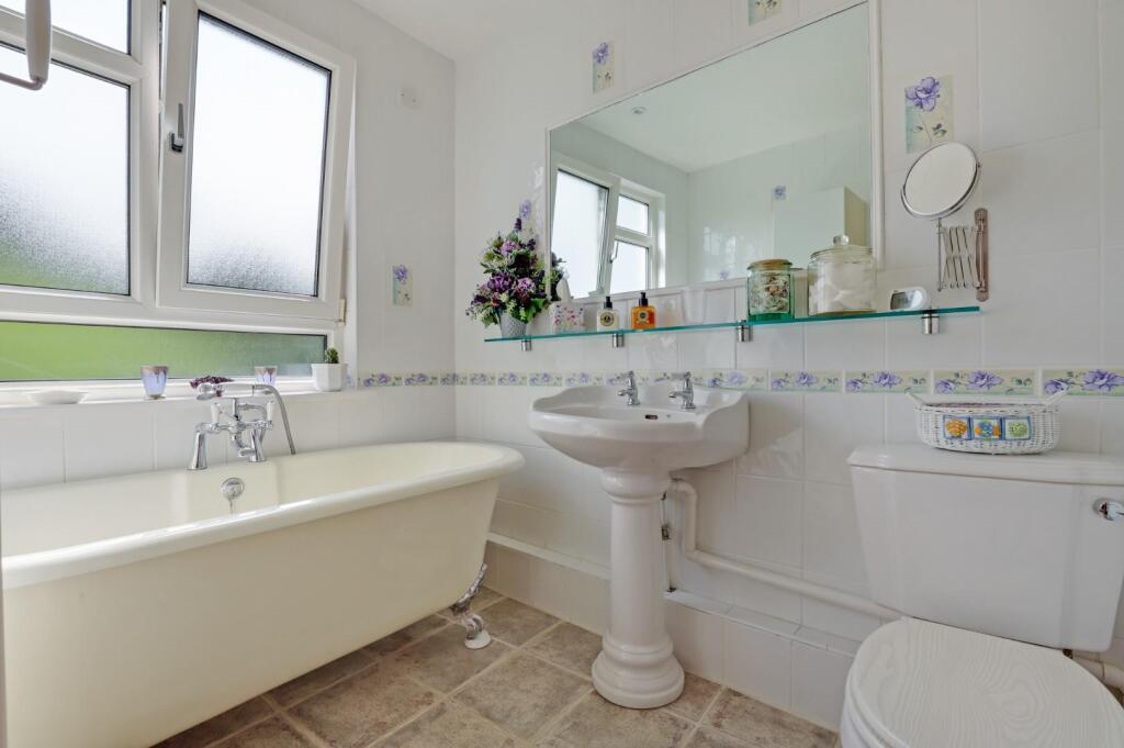 02-2633JHPropWorld - 45 Hall Drive - 37.jpg