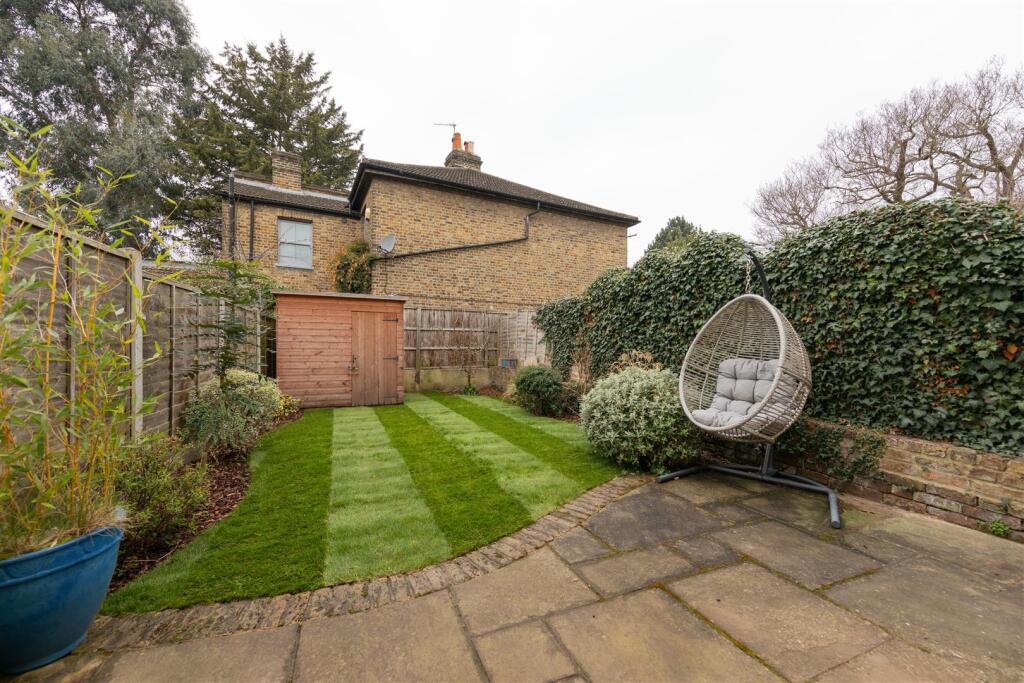 116 Forest Rise, E17
