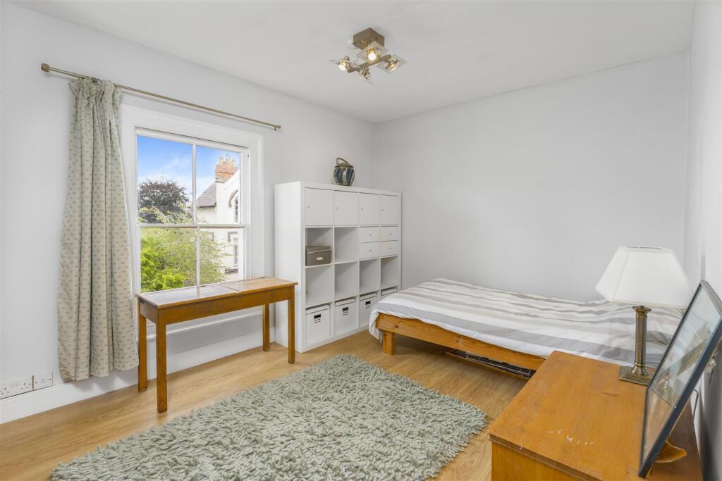 12 Crouch Street, Banbury-16.jpg