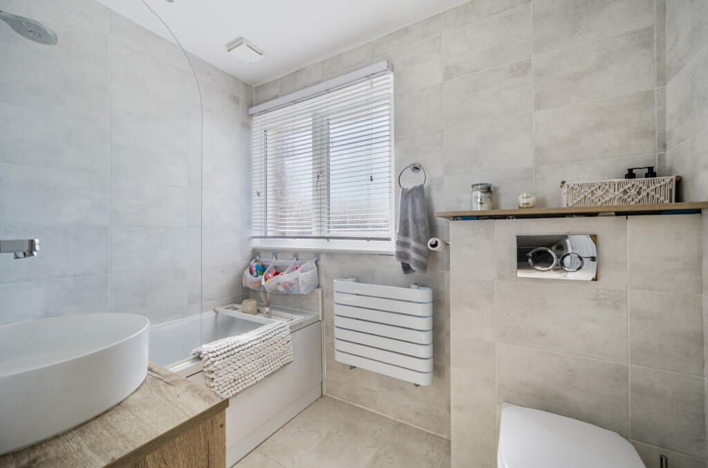 1361243-5-68dbb8c...