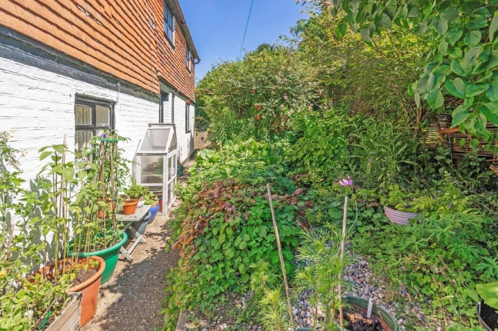 Side gardens