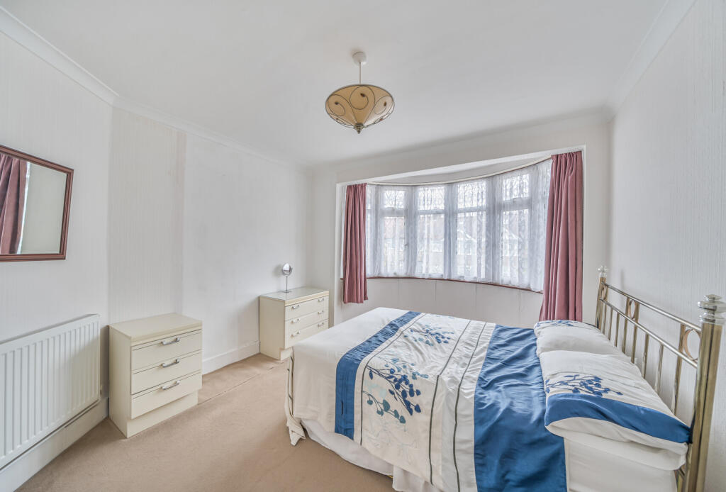 1356090-15-68cabe...