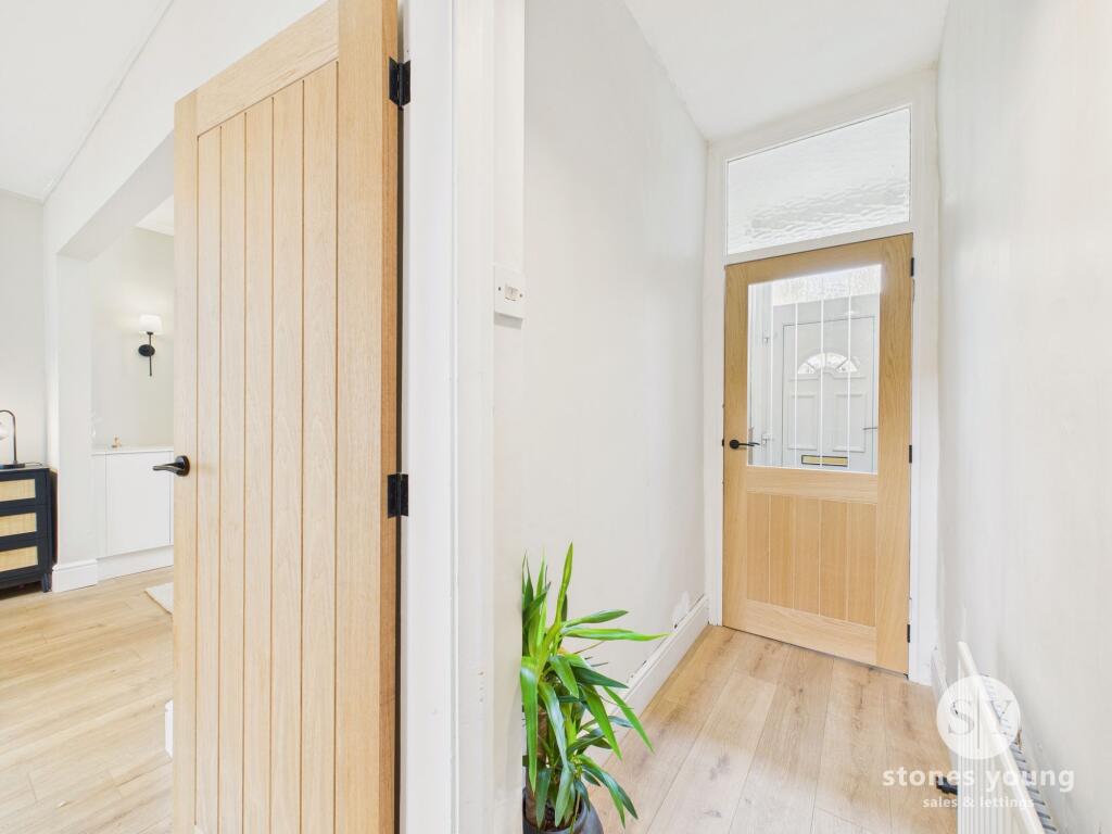 Entrance Vesitbule &amp; Hallway