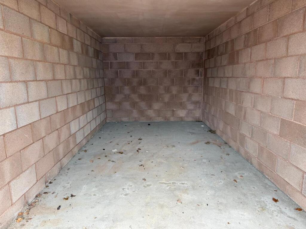 I inside example.jpeg