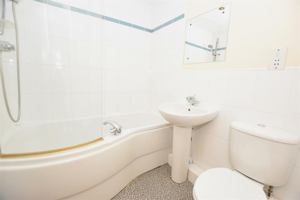 Bathroom.JPG