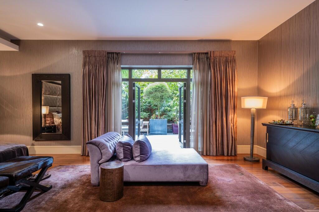 Principal bedroom