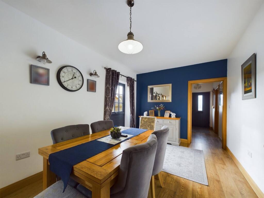 Kitchen/Dining Area