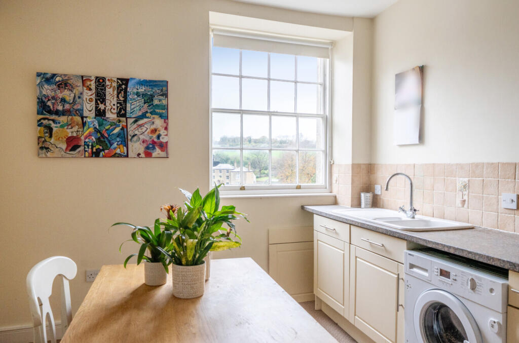 1380985-18-691311...