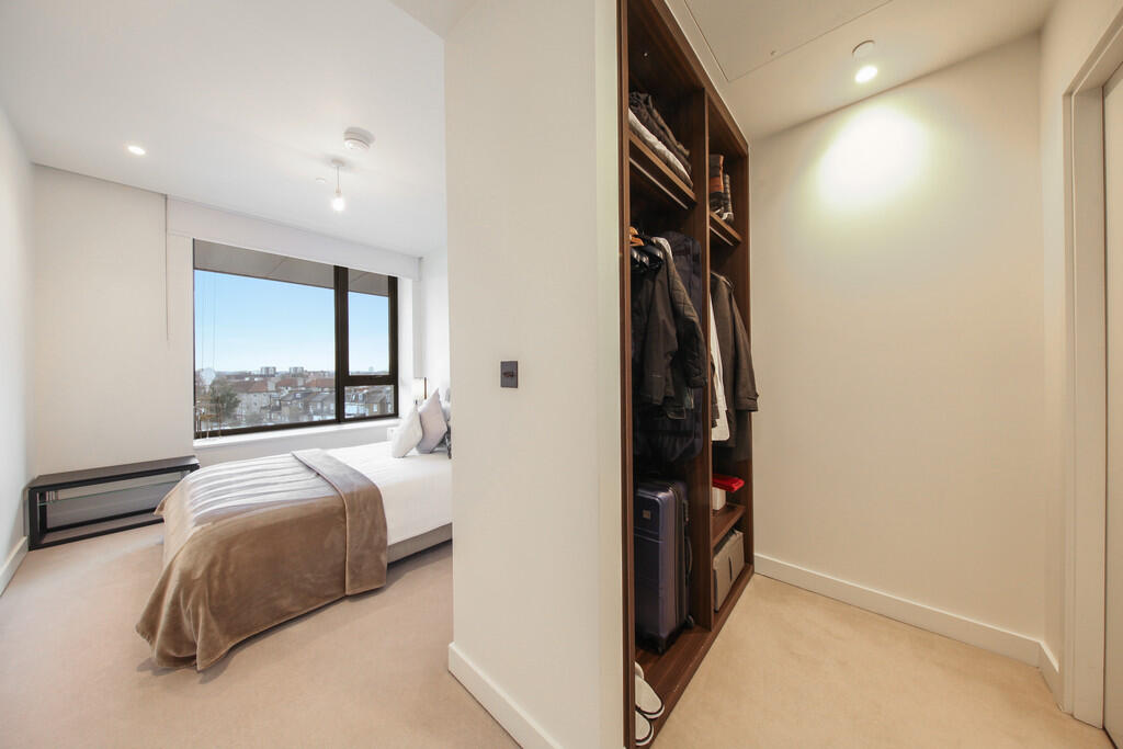 Apartment 409, 6 ...