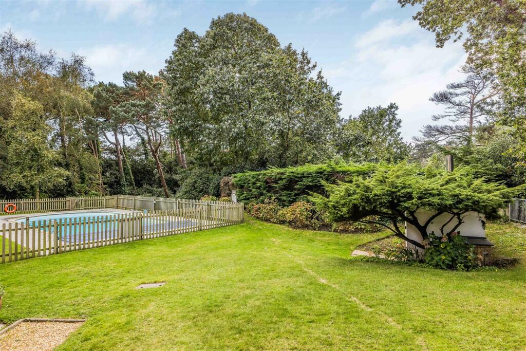 19 Viewpoint, 7 Sandbourne Road, Bournemouth-Small