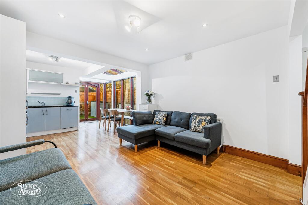 32 Northfield Road-4.jpg