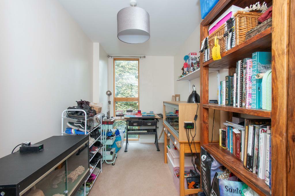 BEDROOM 2/STUDY