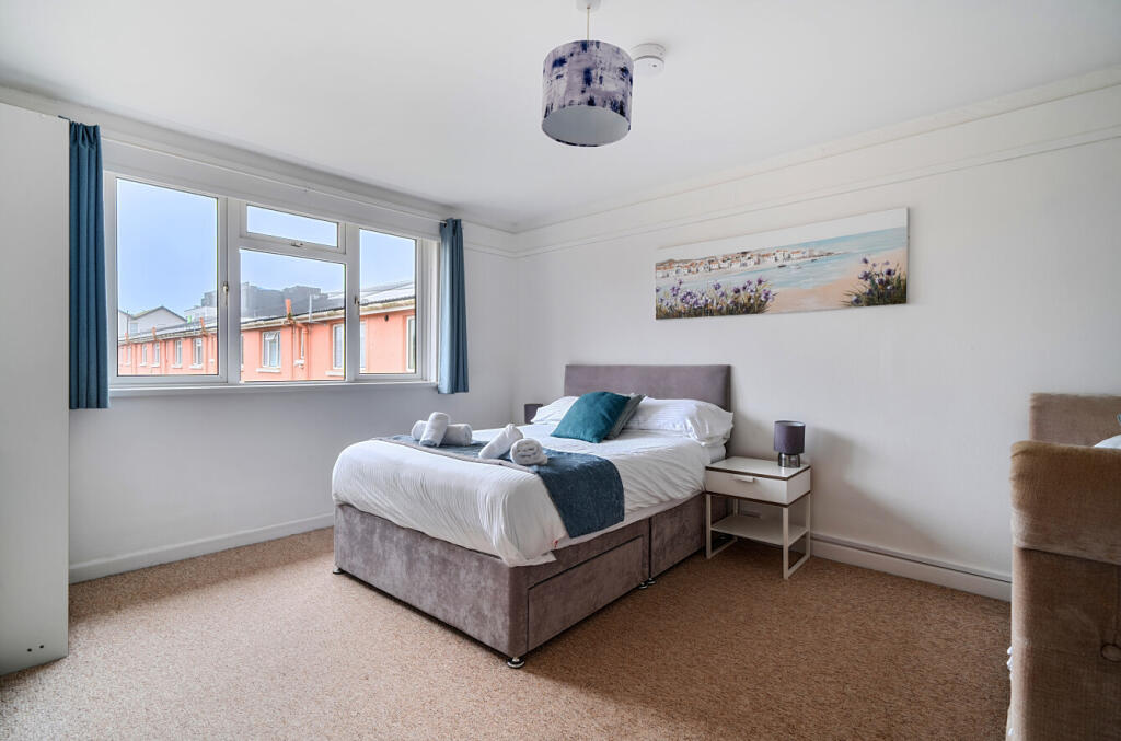 1393369-11-6943d9...