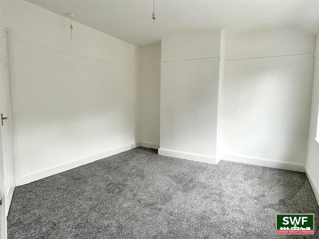 Bedroom12.jpg