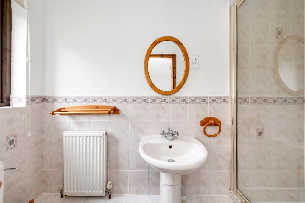 EN-SUITE TO BEDROOM FOUR