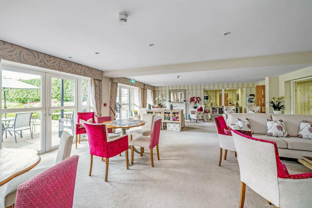 14-c6d7JPH-2 Blyton House Bourne End-37-medium.jpg