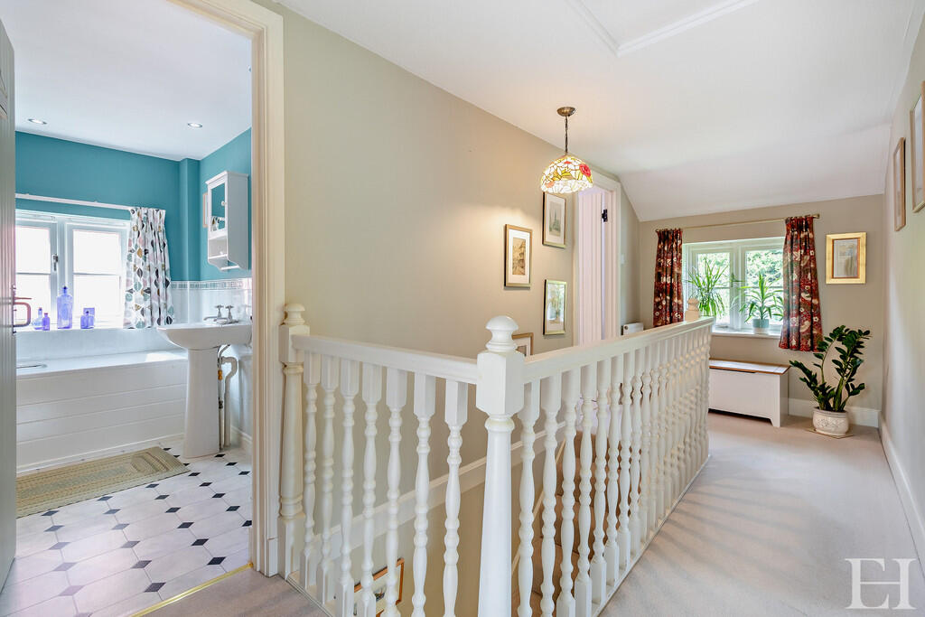 8658864-interiorW...