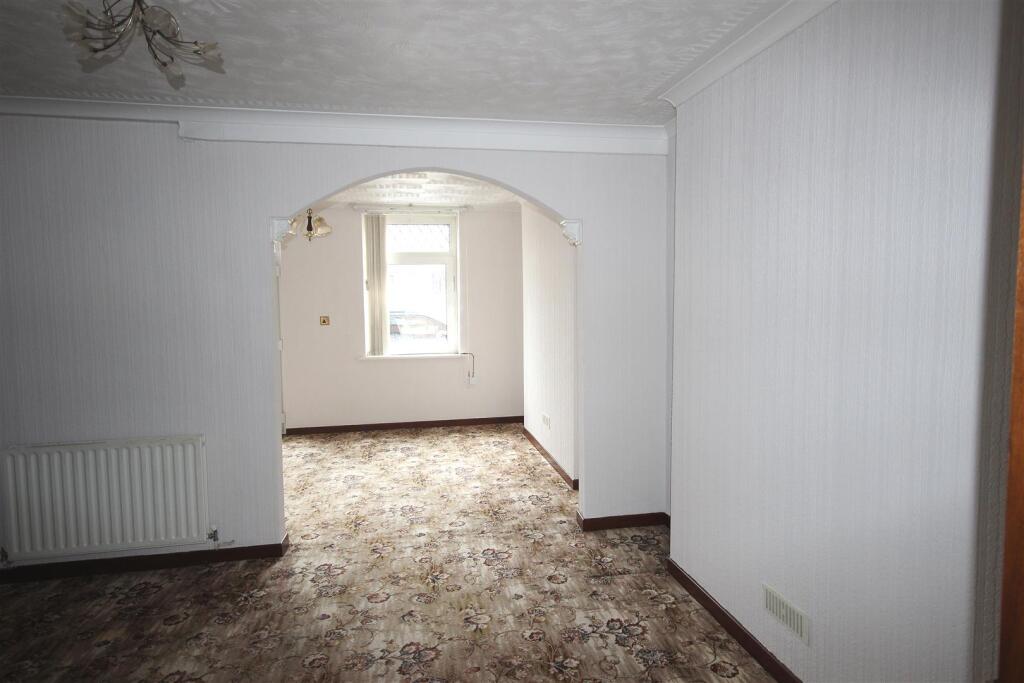 Ground Floor Room 2c.jpg