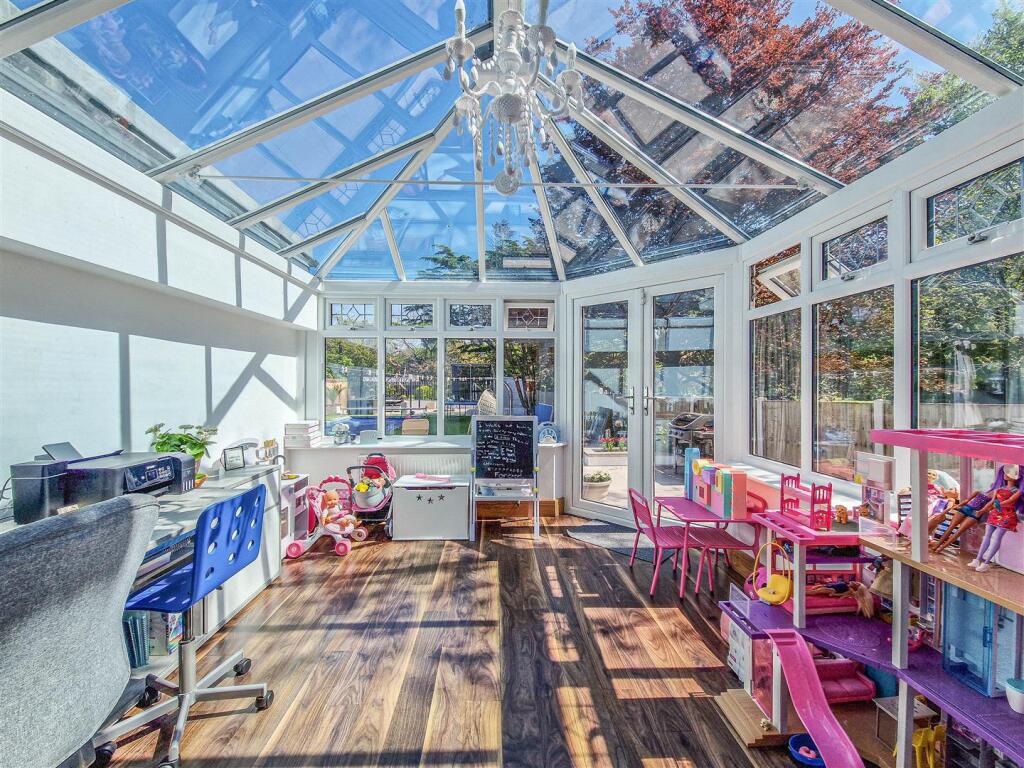 Conservatory (reflective glass)