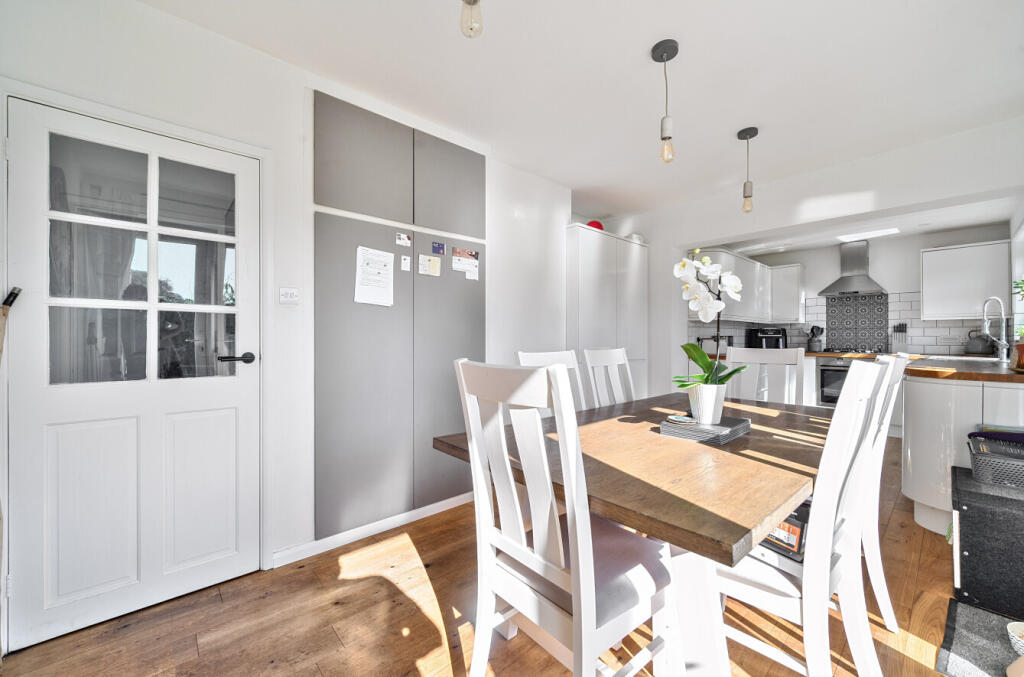 1290551-7-6827772...