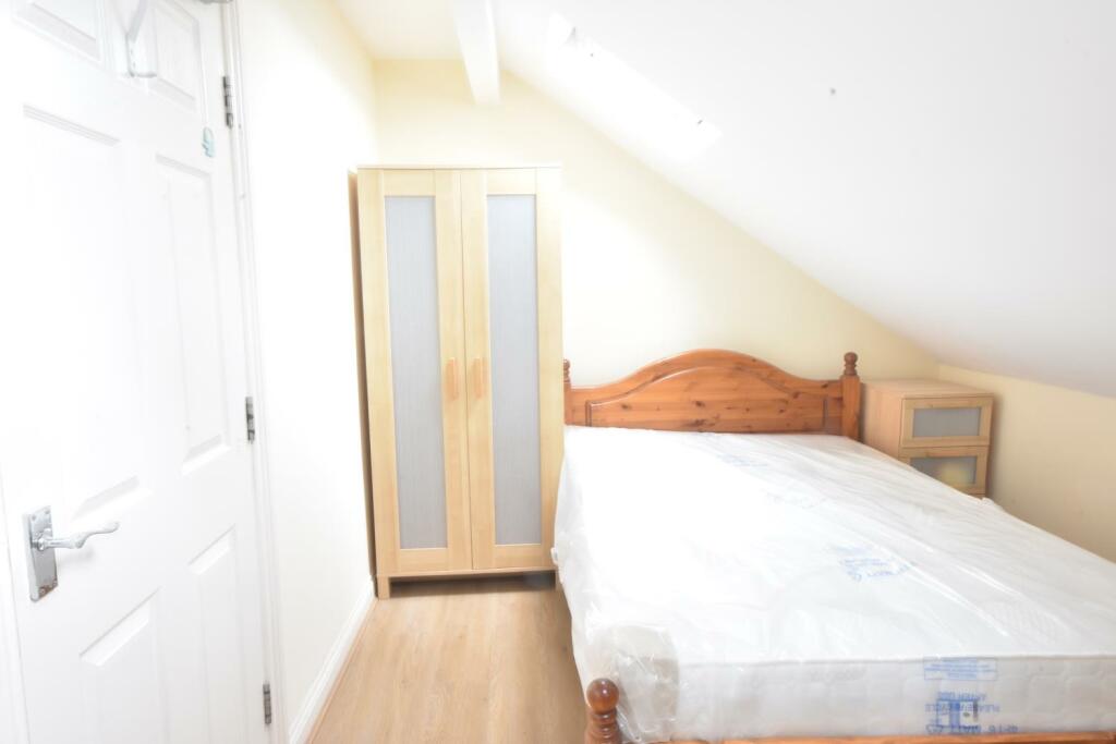 7 Oxnam Crescent26