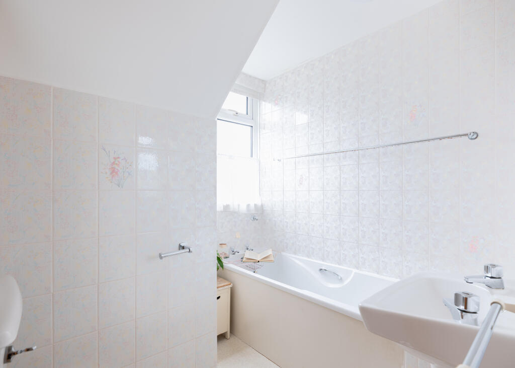 67e52cd51d96e_St Moritz Court 5-19