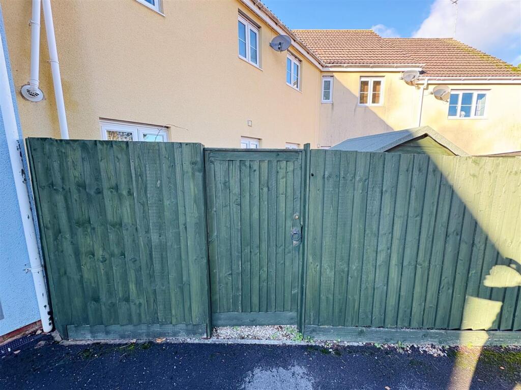 Access to garden .jpg