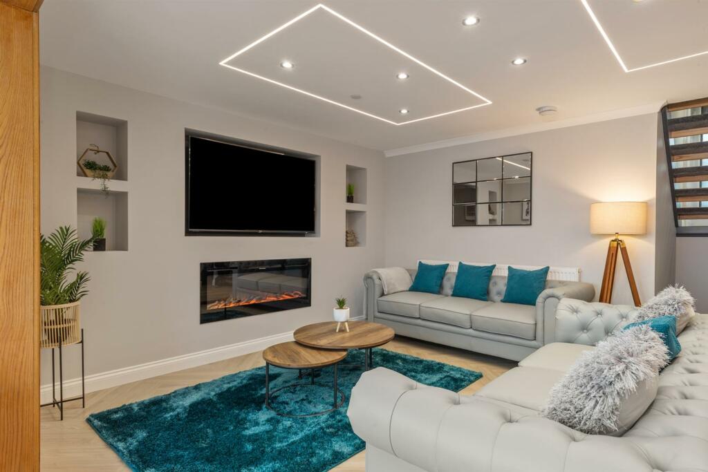 4 Bevlin Hall Saundersfoot -   Final Edits_-15.jpg