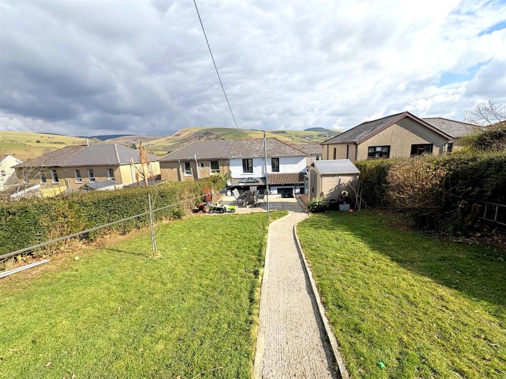 Rear Garden j.jpg