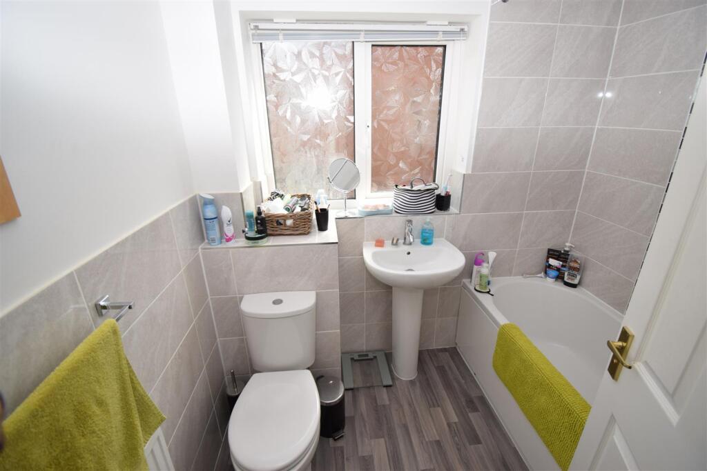 200 lychett drive new 013.JPG